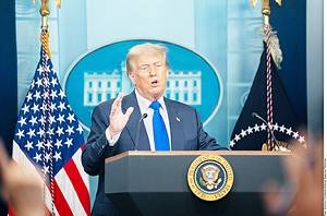 El presidente de Estados Unidos, Donald Trump, acusó públicamente a China de haber robado datos de millones de votantes estadounidenses. Foto: Reforma (archivo).
