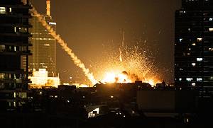  Un proyectil atribuido a Estados Unidos e Israel impactó en un cuartel militar ubicado en las afueras de la ciudad de Bushehr. Foto: Reforma (archivo).